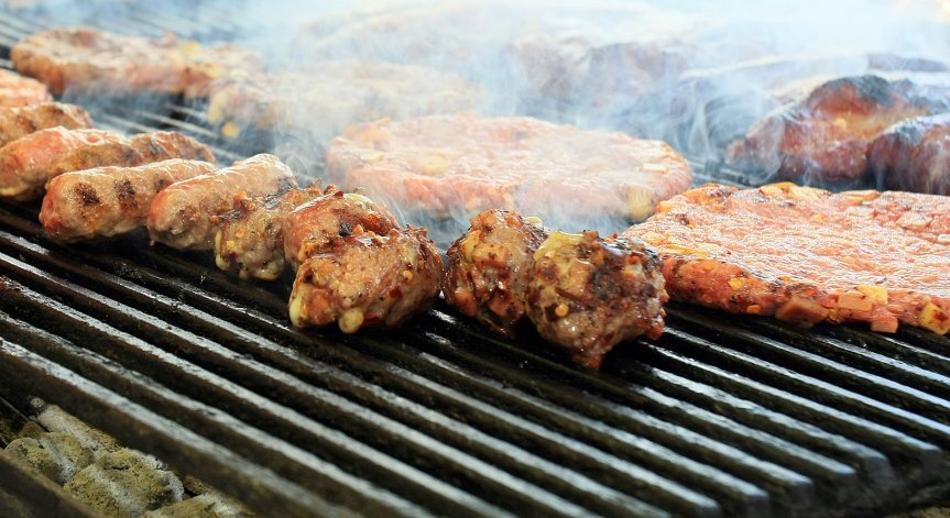 Helpbook: Незаконна дейност на заведение, остатъци от храна се предлагат отново