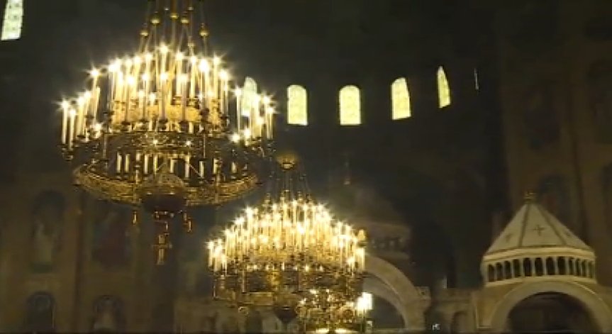 Патриарх Неофит оглавява Св. Василиева литургия в 