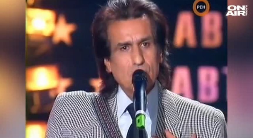 Берлускони издига музикантите Тото Кутуньо и Ал Бано за депутати