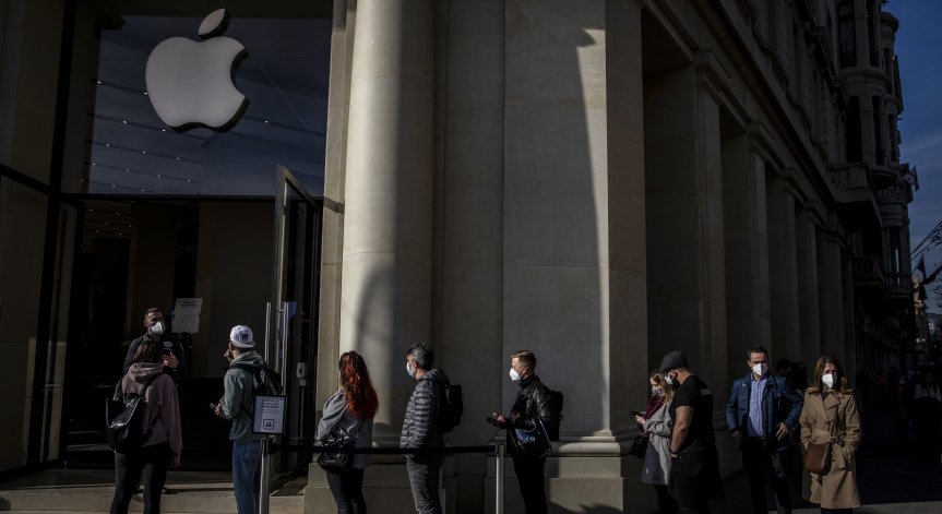 Apple спря продажбата на продуктите си в Русия