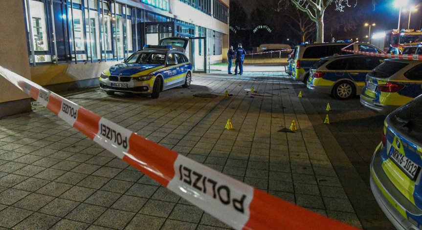 Четирима в болница след нападение с нож в Германия