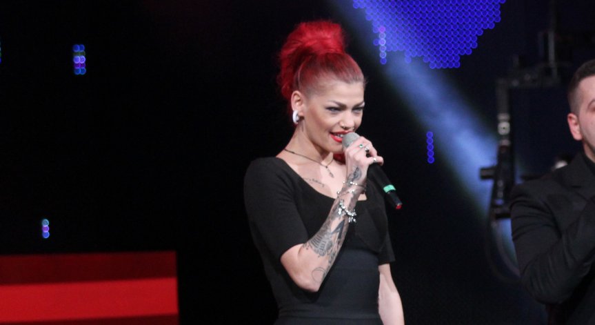 Буйства и чупи мебели в чужд дом: Арестуваха Жана Бергендорф 