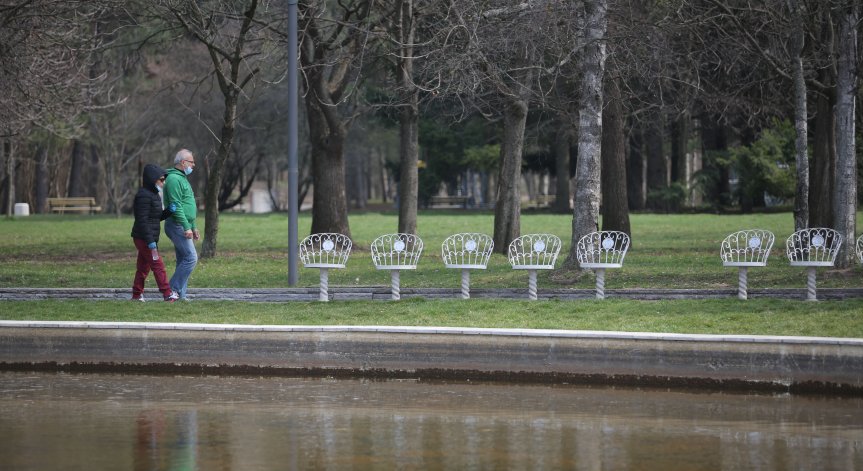 Разкъсана облачност и температури до 12 градуса в последния ден от годината