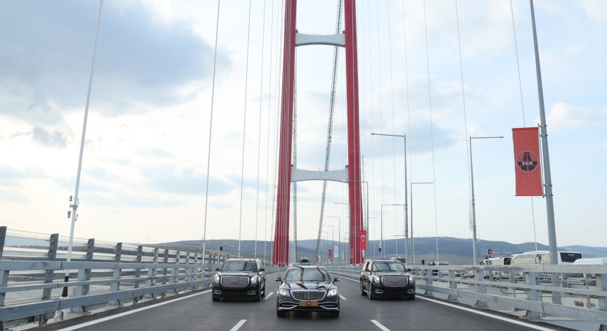 Турция затвори Дарданелите заради огромните пожари