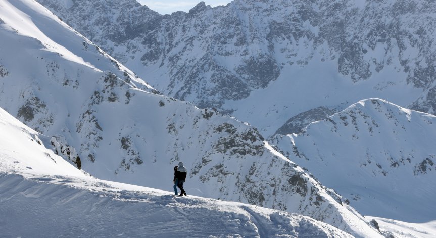 Лавина затрупа трима хърватски туристи