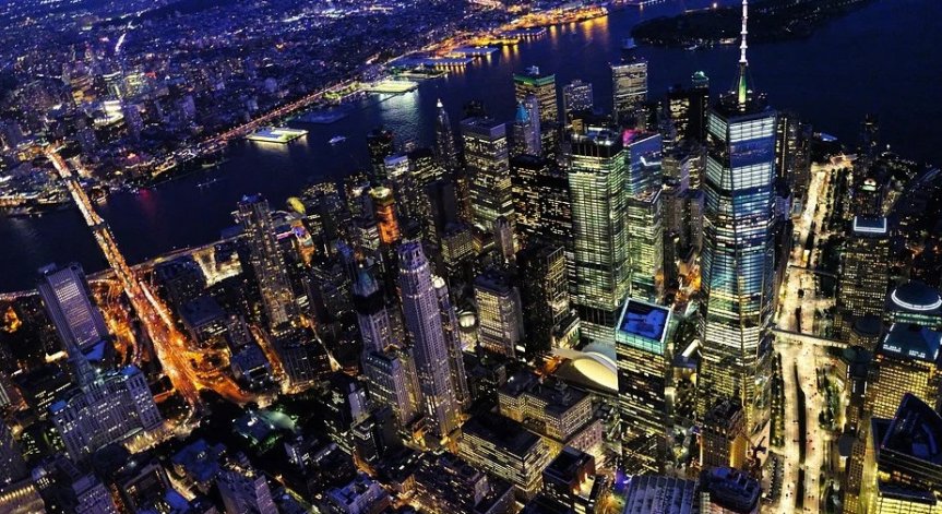 През XXI век всяка година е бил завършван поне един супервисок небостъргач