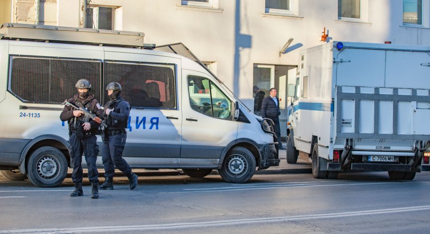 Задържаха банда за обири след сцени като от холивудски екшън в София