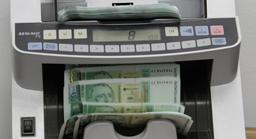 Бюджет 2024: Пенсиите скачат с 10% от юли, майчинството за втората година да е 933 лв.