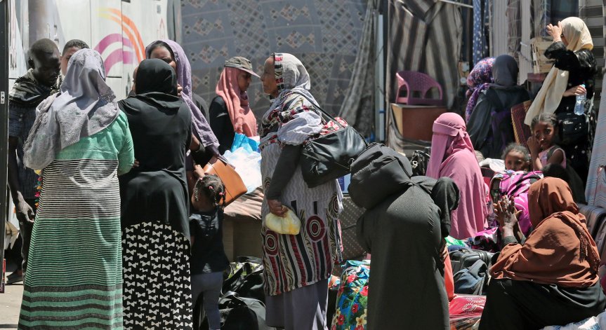 Продължават тежките боеве в Судан, задава ли се гражданска война?