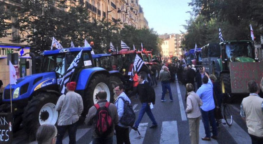 Франция обеща държавна помощ на фермерите