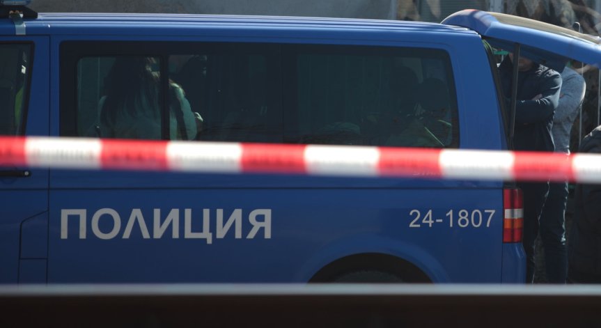 29-годишният мъж е починал на път за болницата.