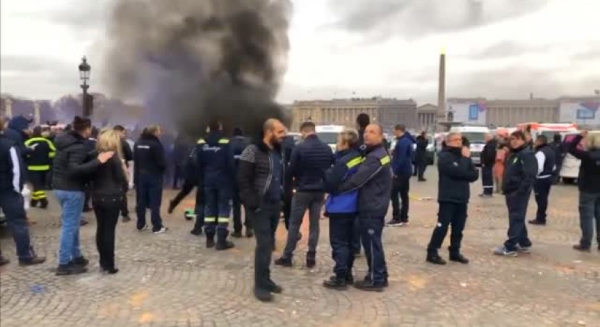 И шофьорите на линейки се присъединиха към протестите във Франция