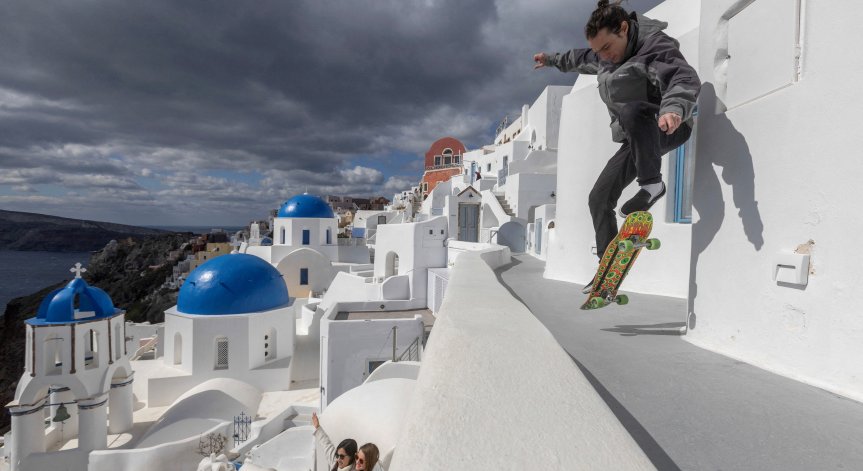 Сеизмичността продължава да се появява в същата фокусна зона.