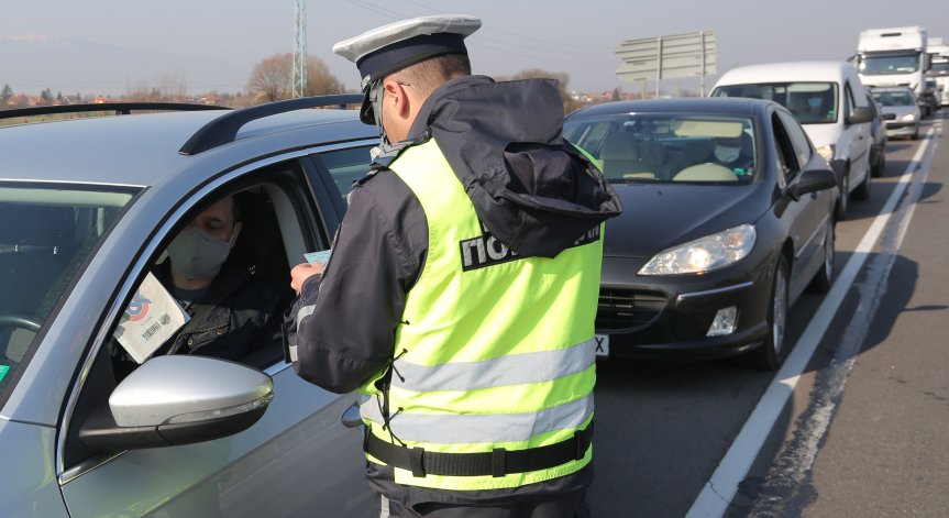 МВР: Установени са 28 пияни водачи и 11, които са употребили наркотици