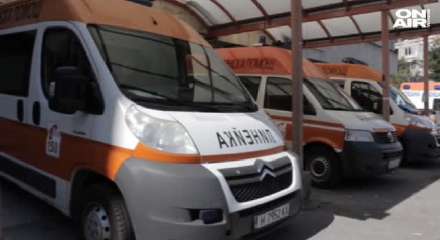 Полицейска кола блъсна две деца на пешеходна пътека в Шумен