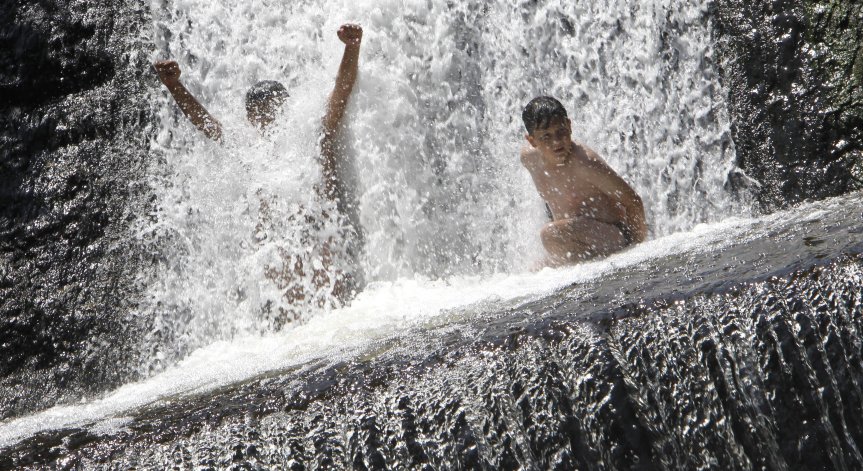 Опасна жега! Жълт код за горещини в цялата страна, термометърът гони 40°