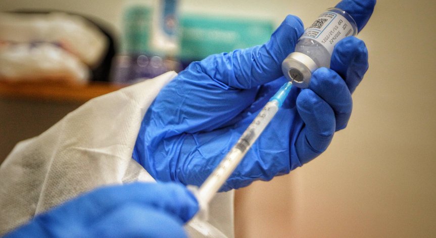 Доставиха над 290 хил. адаптирани ваксини на Comirnaty и 1800 дози Spikevax у нас