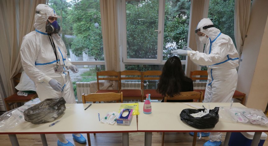 Отново под 1000 заразени с коронавирус, 8 души са починали за 24 часа (ОБНОВЕНА)