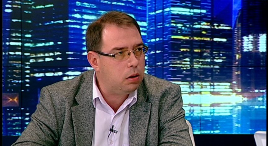 Има ли разделение в университета между ляво и дясно