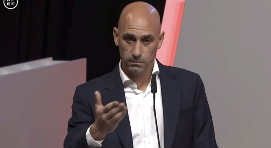 Испанската футболна федерация свиква спешно събрание заради скандала с Рубиалес