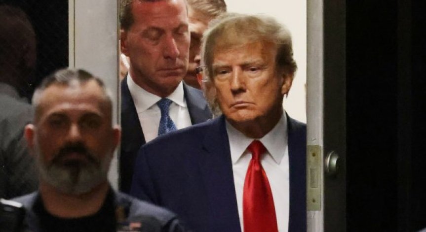 Тръмп отново подсъдим? Разследват го за работата му с класифицирани документи