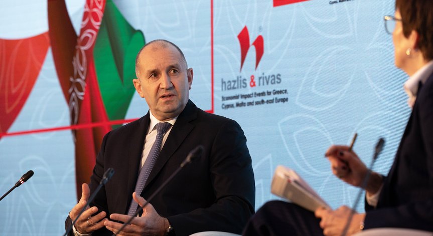 Много често направеното се разминава с обещаното и тогава хората губят доверие изключително бързо, каза Радев.