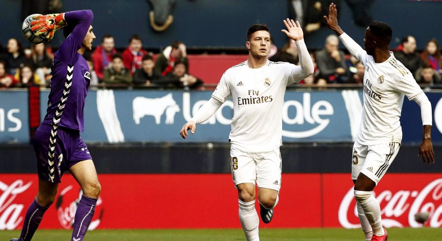 Нападател на 