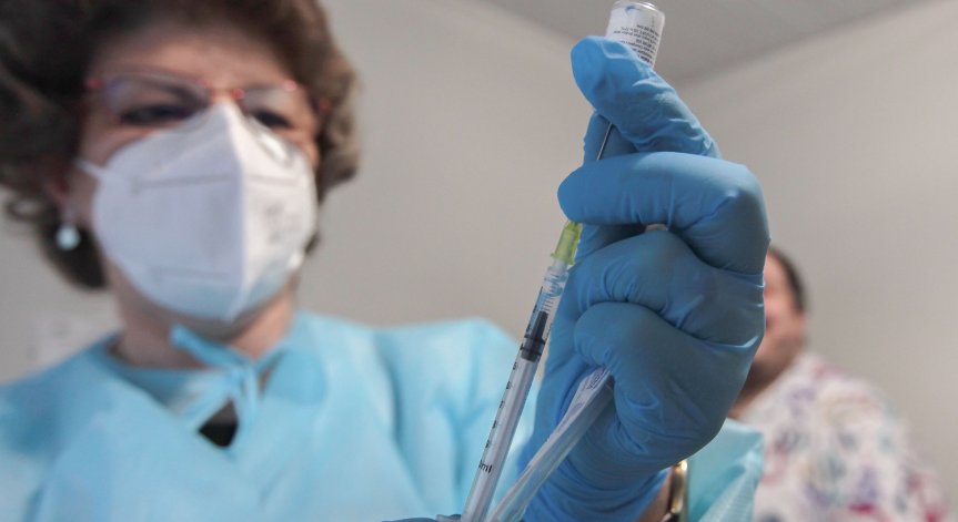 МЗ съобщава каква е разликата между антителата след преболедуване и ваксинация срещу Ковид-19