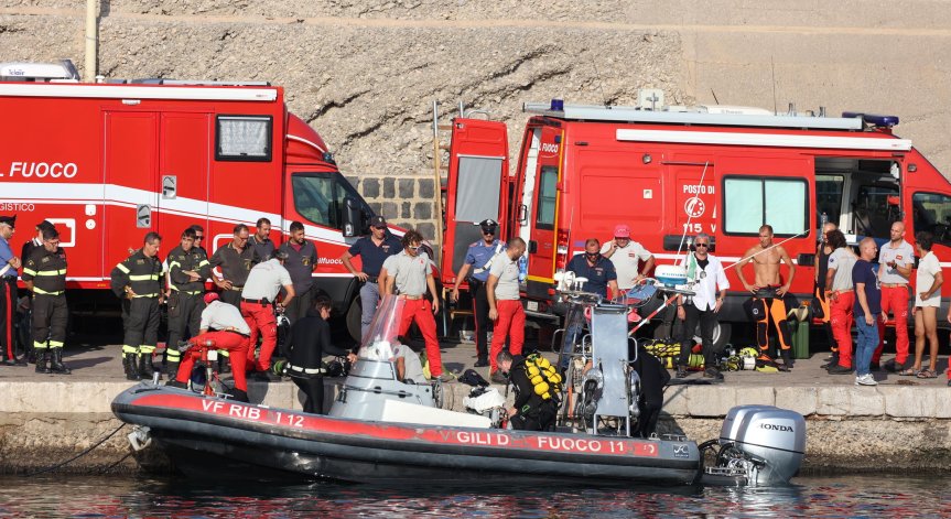 Мощна буря е причината за инцидента.