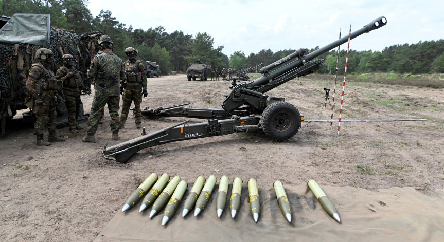 Доналд Тръмп заплашва да ограничи военната подкрепа за Европа.