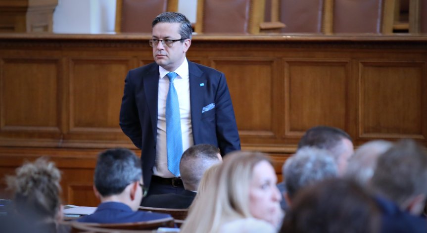 Биков: Без ГЕРБ няма решение на кризата, коалицията сама се счупи