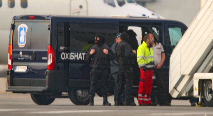 Екстрадираният Северин вече е в София, следват проби и разпити