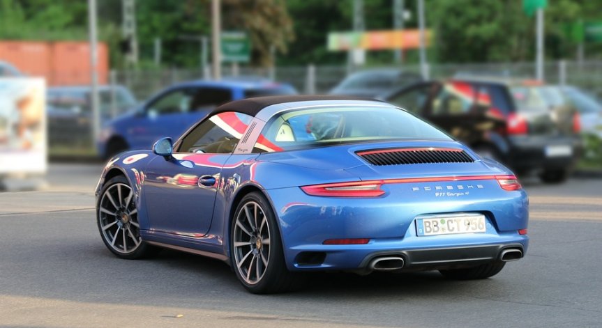 Porsche с рекордни продажби през 2018 година