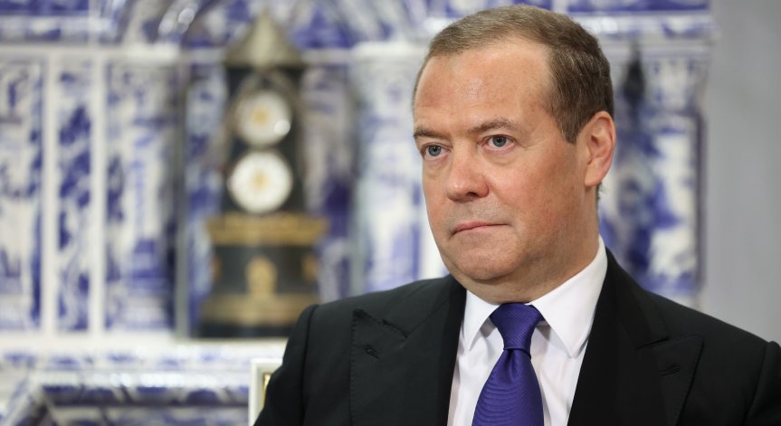 Дмитрий Медведев заплаши Украйна с ядрена атака