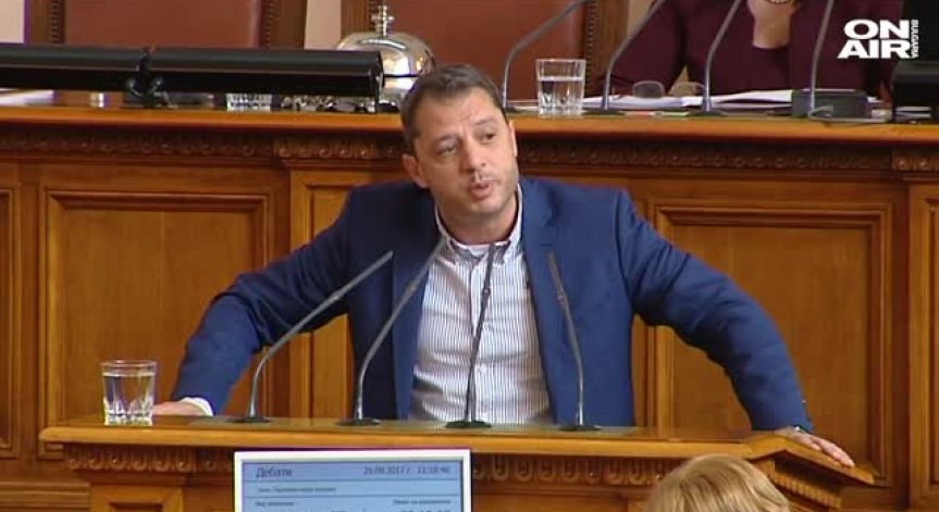 Поискаха оставката на хасковския кмет, скандалът се пренесе в НС