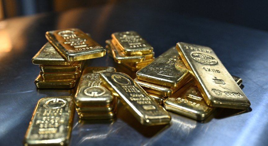 Злато на боклука: Мъж изхвърли 20 кюлчета по погрешка
