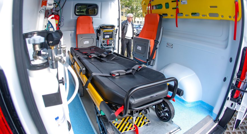 Зад волана е било неправоспособно 16-годишно момче в нерегистриран автомобил. 