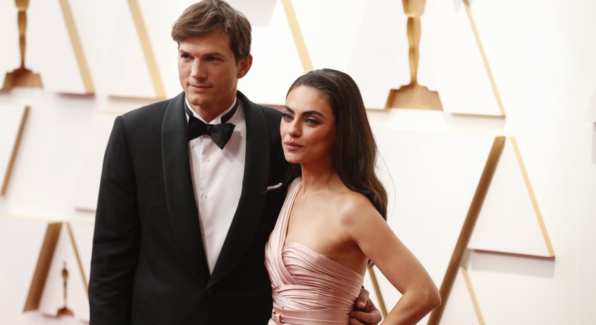 Аштън Къчър опитал да кръсти на Мила Кунис планина на Южния полюс 