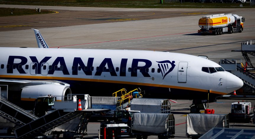 Ryanair затваря базата си на летището в Солун