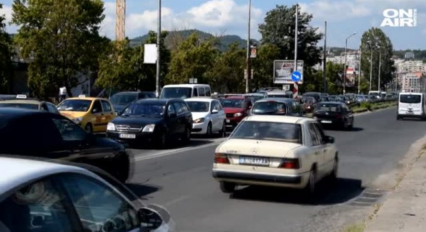 Километрични задръствания в Кърджали заради Курбан Байрам