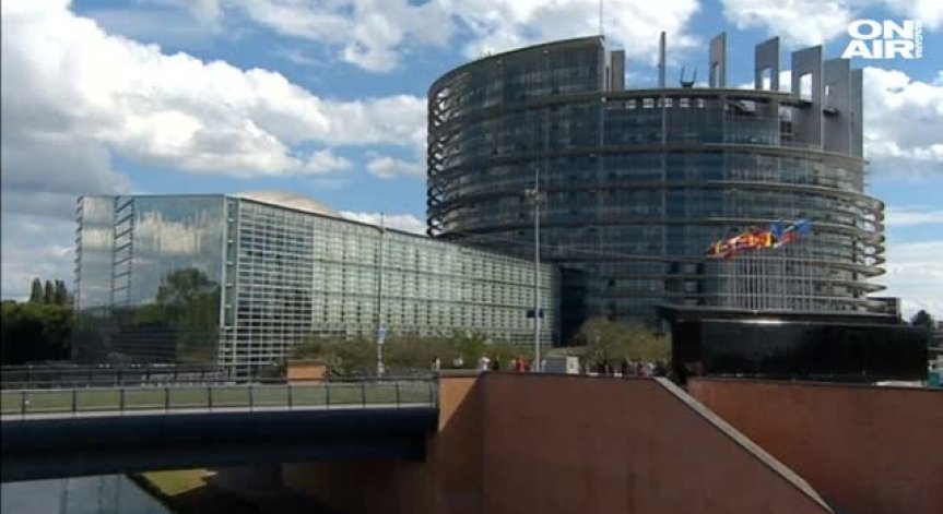 Изравняват таксите при плащания в евро във и вън от зоната