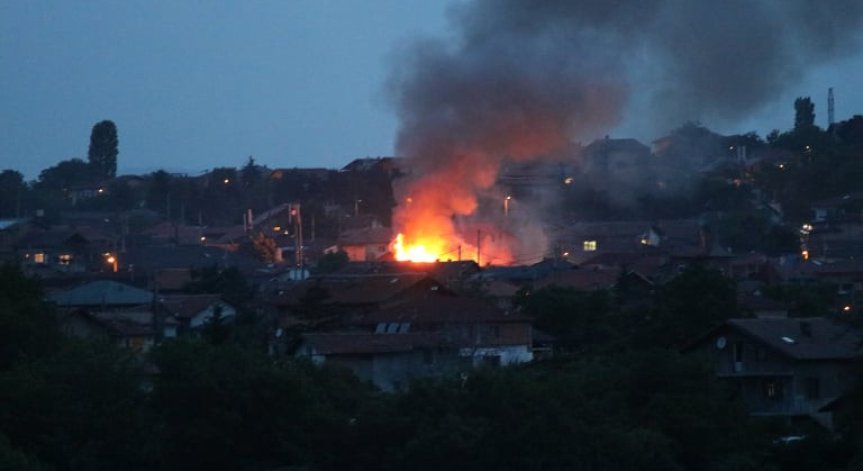 Избухна пожар във 