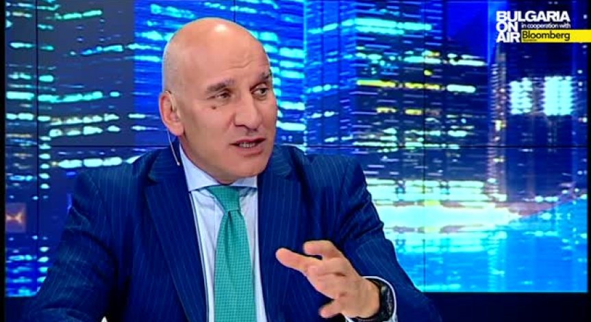 Политиците да не се месят в работата на управителя на БНБ, препоръчва Левон Хампарцумян