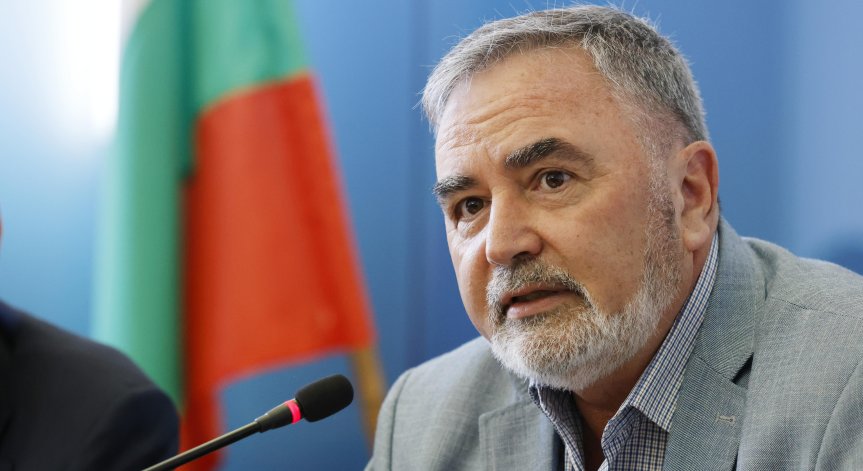 Доц. Кунчев след оставката: Не мога да участвам в разрушаването на общественото здраве