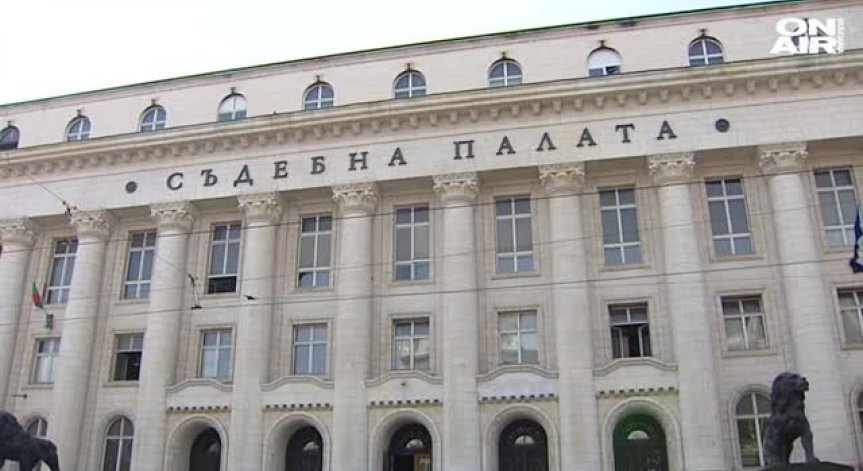 Разбиха 12-членна група за рекети, побои и убийство
