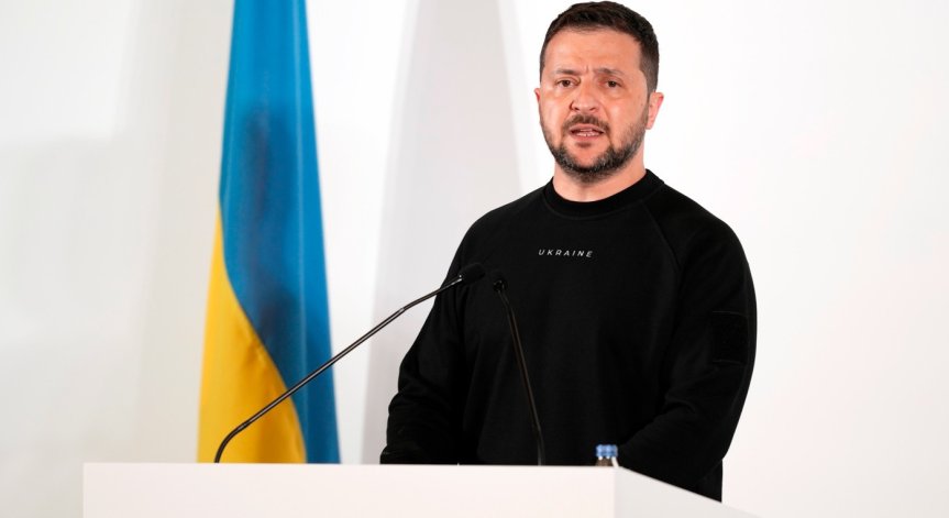 Зеленски към украинската армия: Благодарни сме за всяка минута от живота ви