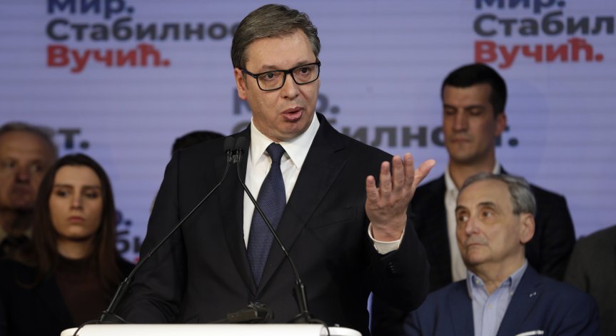 Вучич обвини Украйна и страна от ЕС във фалшиви бомбени заплахи към 