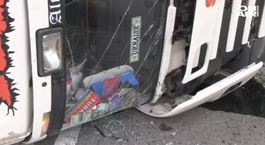 Пиян украински шофьор преобърна камион край Русе