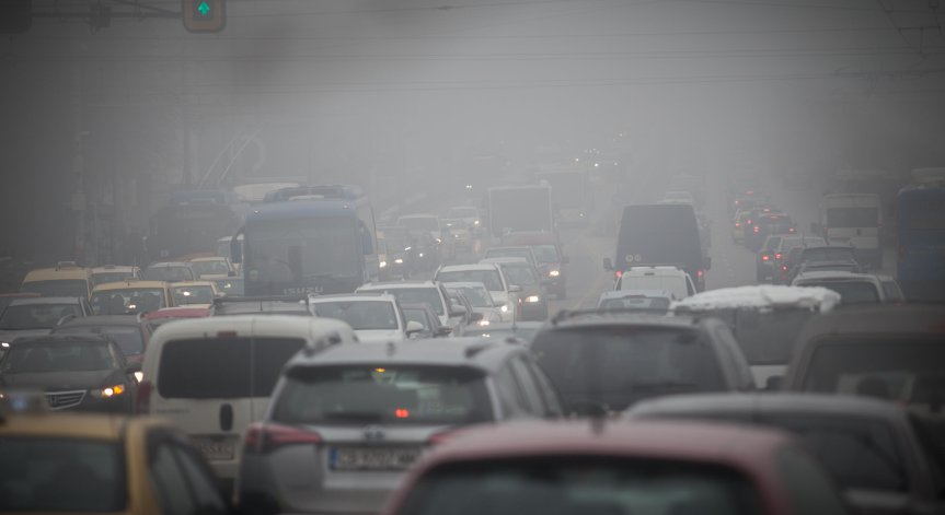 Пускат безплатни буферни паркинги заради мръсния въздух в София