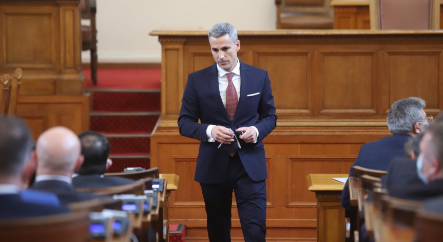 Управляващите поискаха оставката на Гешев, прокуратурата ги обвини във вмешателство